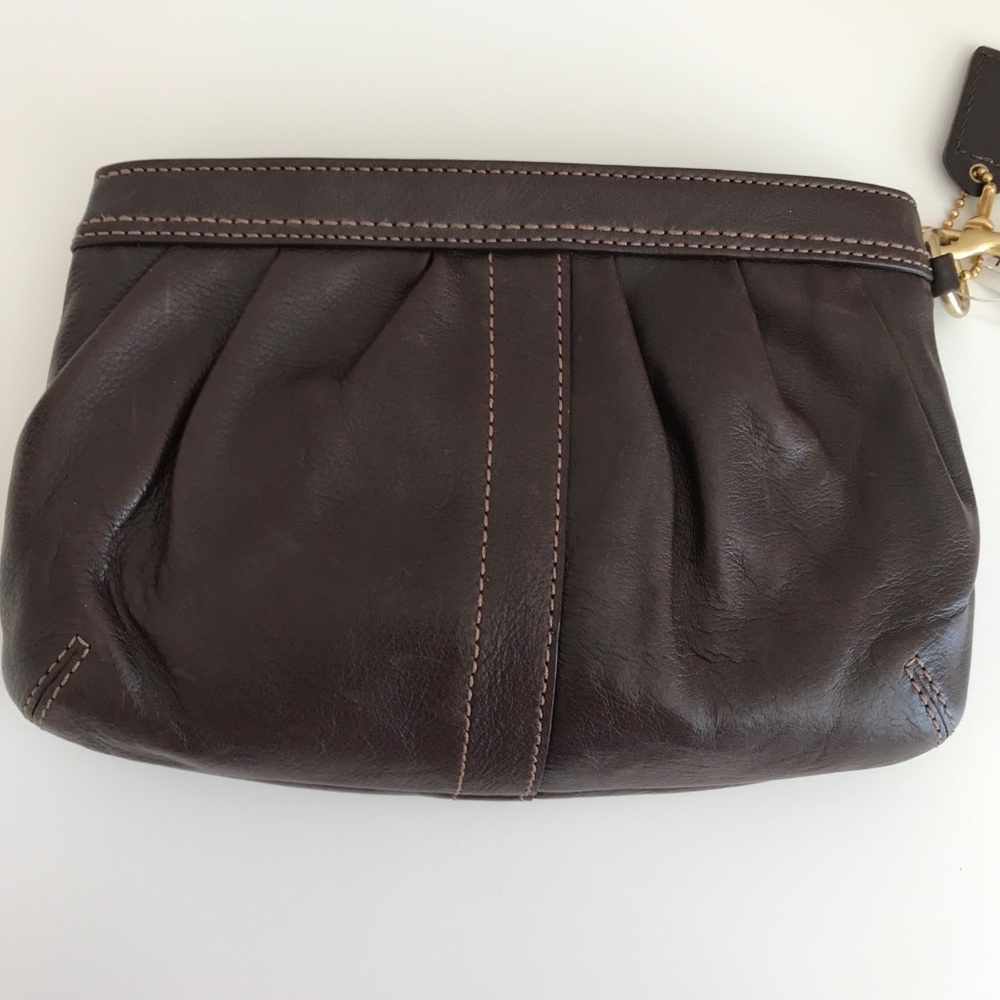 1 DAY SALE 🔥Coach Eggplant Leather Wristlet